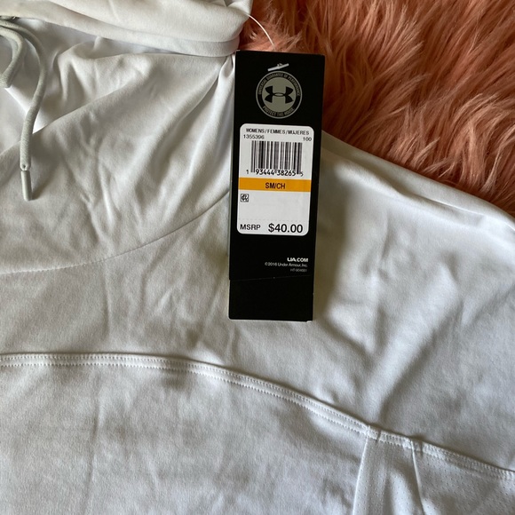 Woman Under Armour Athletic Top - Picture 2 of 4